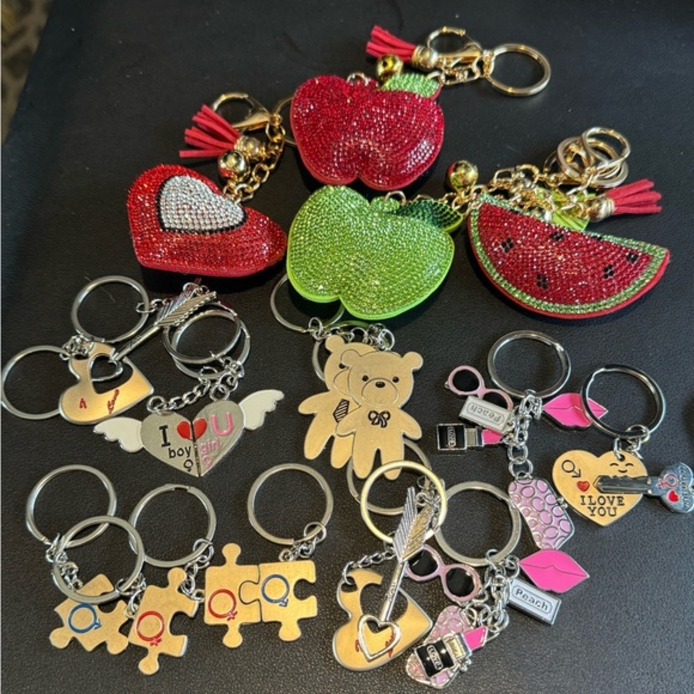 20 pcs Mixed Keychains NEW